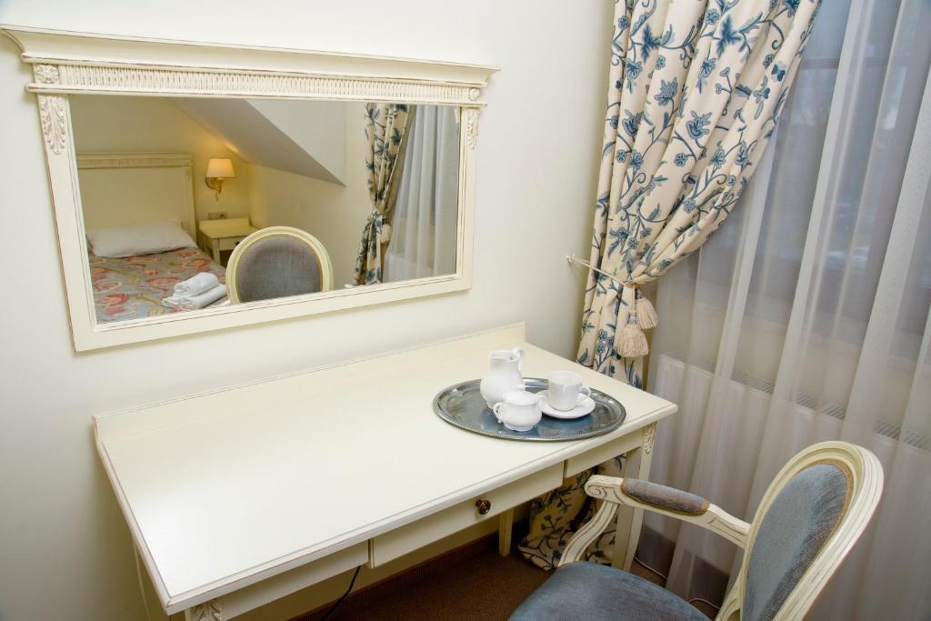 Villa Estera - Hotel & Restauracja Michałowice Quarto foto