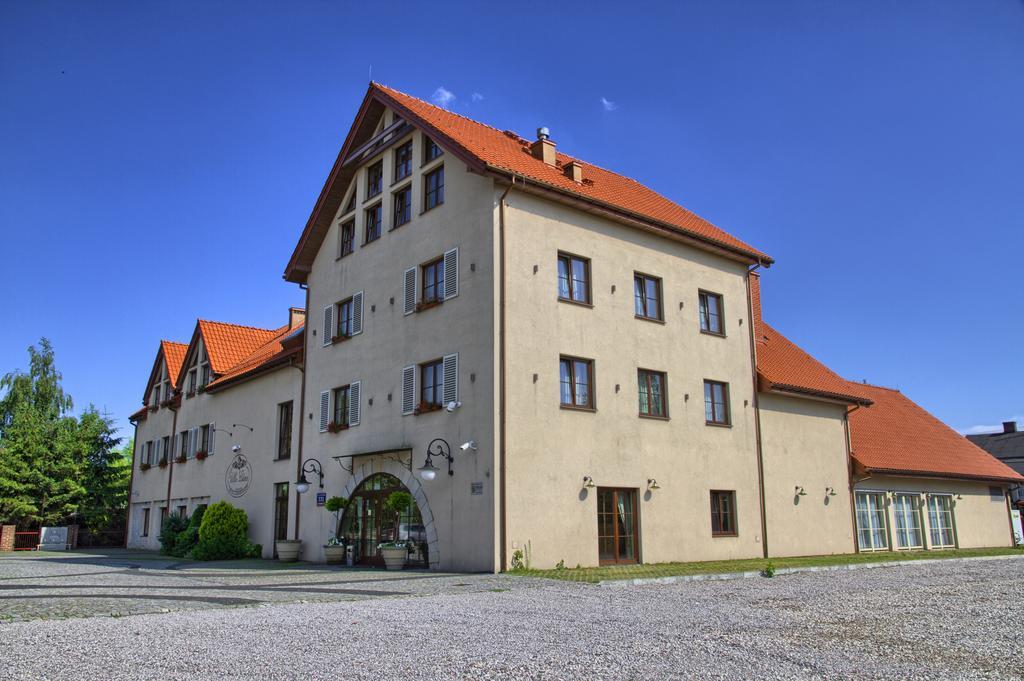 Villa Estera - Hotel & Restauracja Michałowice Exterior foto